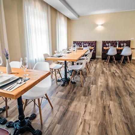 Toscanina Garni Hotel Dobrovo Dış mekan fotoğraf
