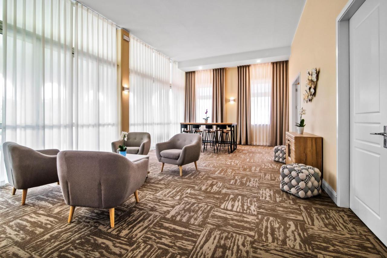Toscanina Garni Hotel Dobrovo Dış mekan fotoğraf