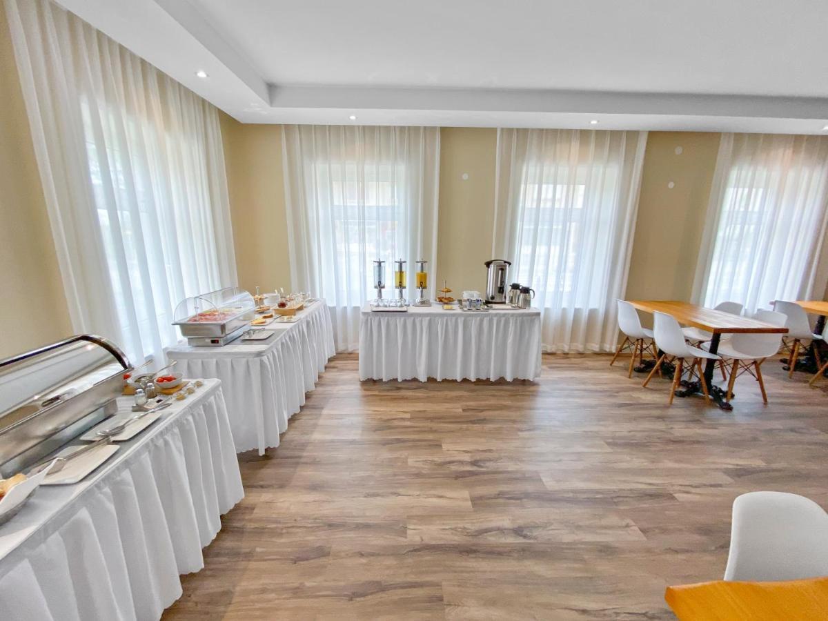 Toscanina Garni Hotel Dobrovo Dış mekan fotoğraf